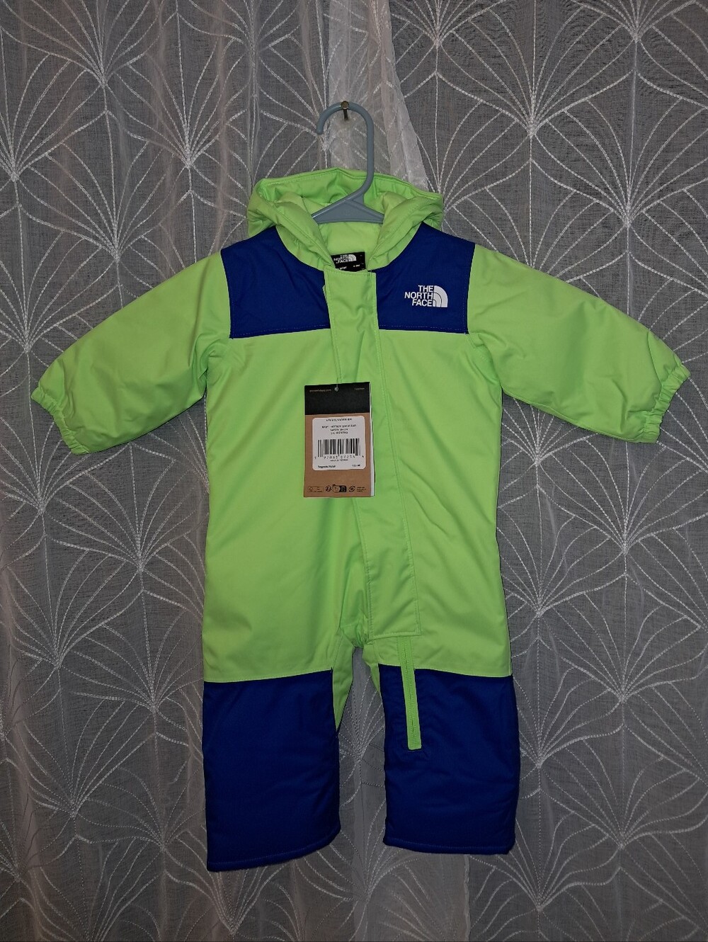 NWT The North Face brand Little kids size 3-6 months, snow suit